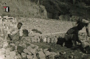 Anni '50 Consorzio di Bonifica Balle del tenna - Penna San Giovanni - realizzazione strada in MACADAM