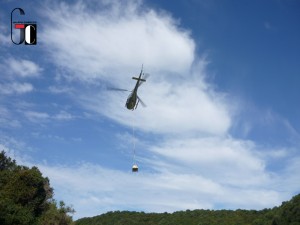 Elitrasporto in parete materiale per barriera paramassi Trisungo-AP